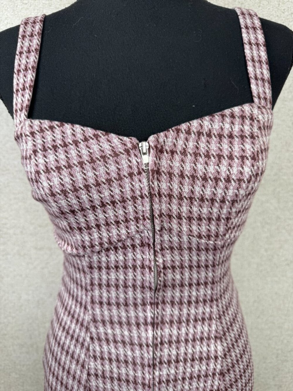 Francesca’s XS Mauve Houndstooth Mini Dress Zip Front Bodycon NWT - Picture 4 of 6